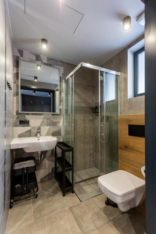 Apartamenty Posejdon วาเซ ภายนอก รูปภาพ